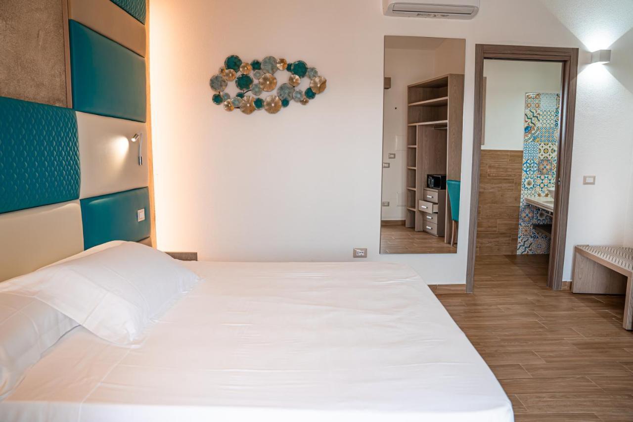 Aqua Sardinia Boutique Hotel บูโดนี ภายนอก รูปภาพ