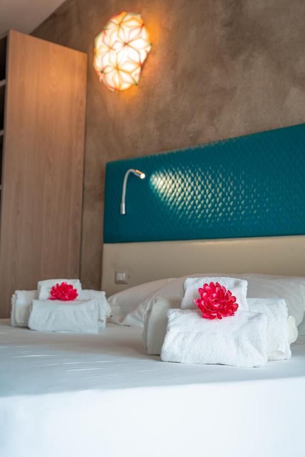 Aqua Sardinia Boutique Hotel บูโดนี ภายนอก รูปภาพ